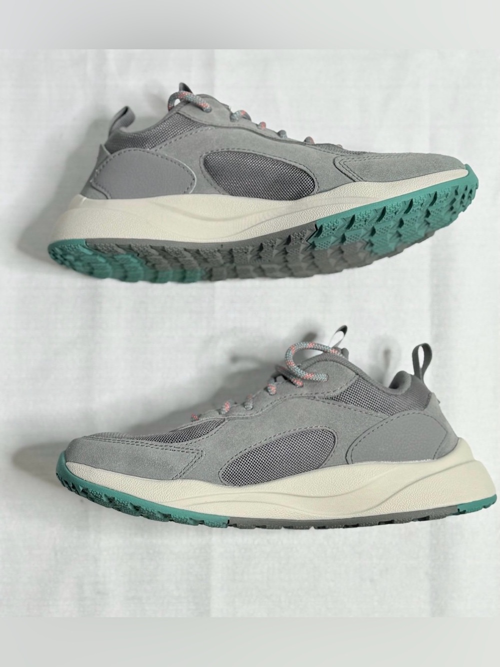 Columbia Women’s Pivot Mid Waterproof Trail Hiking Shoes Gray  6.5 - Picture 3 of 9